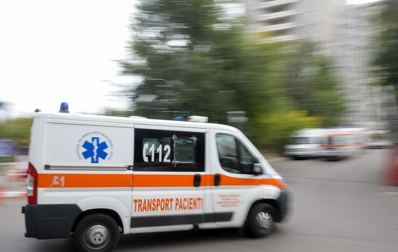 Trei persoane rănite, într-un accident rutier pe A2. Traficul în zonă este blocat