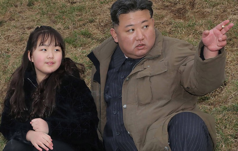 Kim Jong Un se pregătește să o desemneze moștenitoare a puterii de la Phenian pe fiica sa. Ju Ae – „copilul iubit” al Coreei de Nord