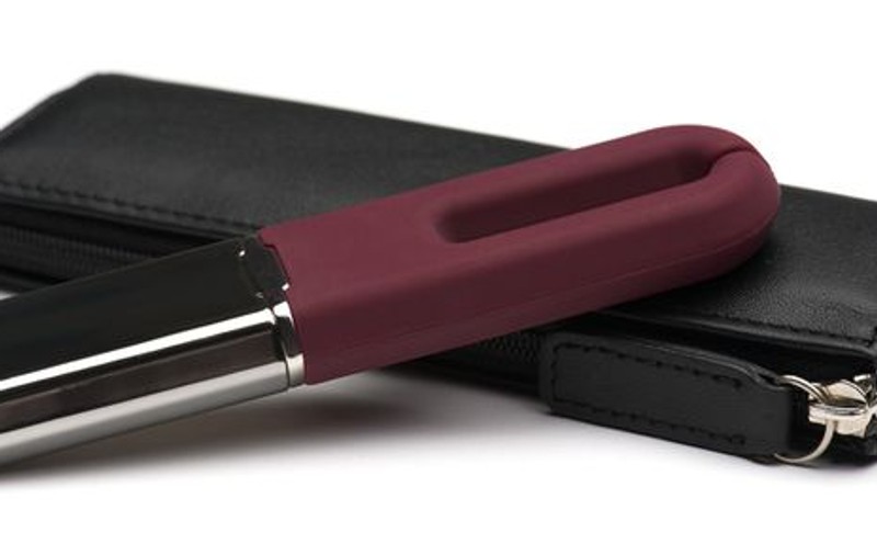 Doamnelor, a apărut stick-ul USB cu vibrator!