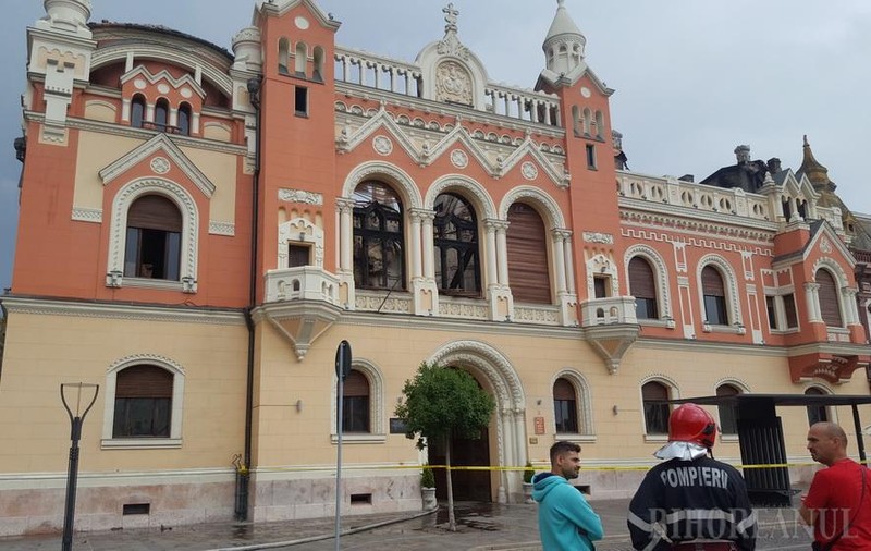 Palatul Episcopal din Oradea distrus de incendiu nu este asigurat și nu are autorizație ISU