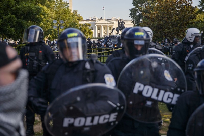 Donald Trump a încurajat militarizarea poliției FOTO: EPA