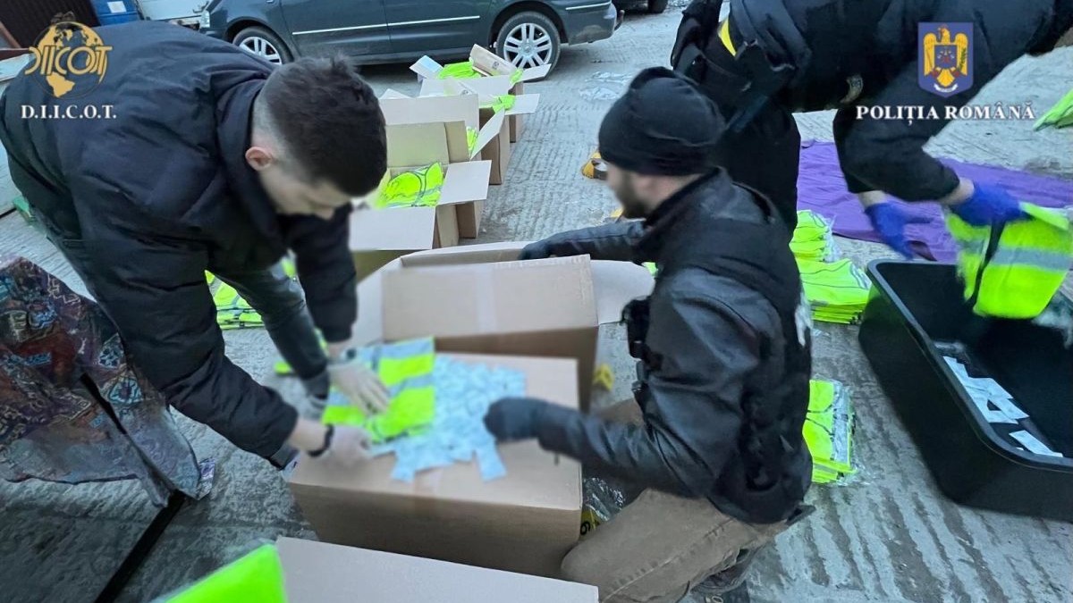 Polițiștii au indisponibilizat cantitatea de 20 kilograme ketamină de la un român care a introdus-o în țară într-un transport de obiecte de vestimentație