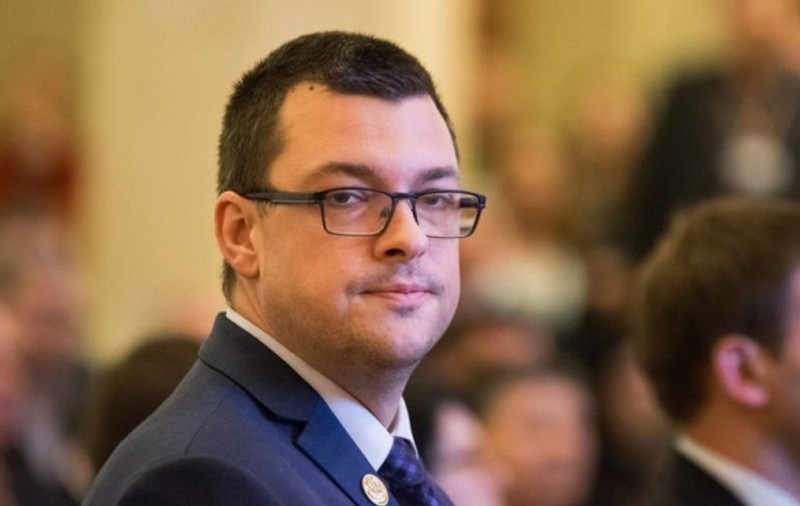 Deputatul PNL Ovidiu Raețchi, după ce a văzut filmările de pe Libertatea.ro: ”Voi depune azi o solicitare de a include pe ordinea de zi a Comisiei  pentru Apărare,  analizarea imaginilor”