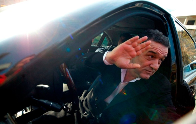 FABULOS! De ce crede Gigi BECALI că SHARON STONE e NAŞPA RĂU!