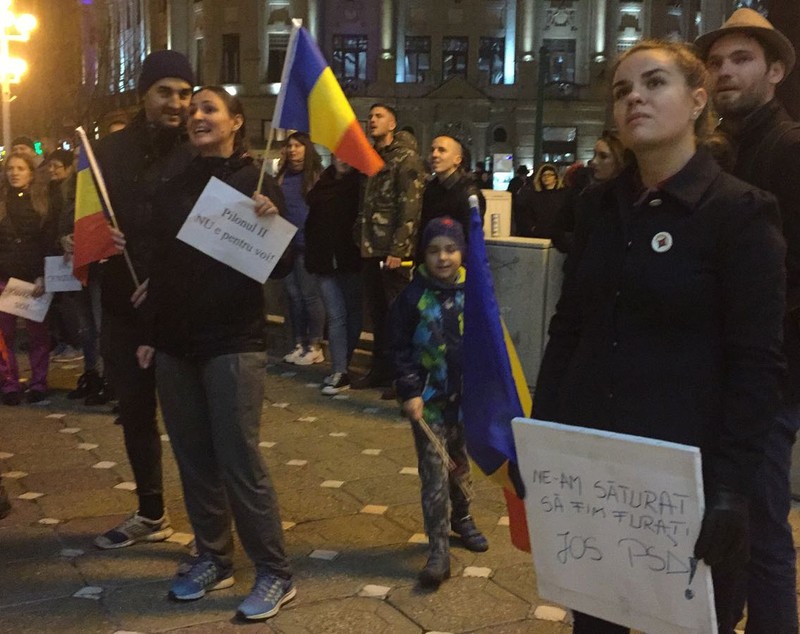 #SalariileRomanilor. Mii de oameni au protestat în București și în alte orașe, împotriva noilor măsuri fiscale
