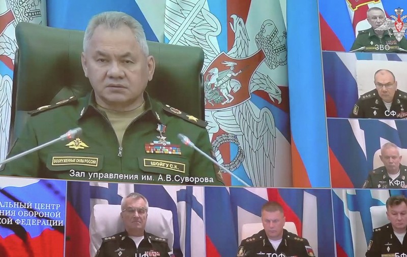 Rusia prezintă imagini cu comandantul flotei ruse la Marea Neagră, după ce Ucraina a anunțat uciderea lui