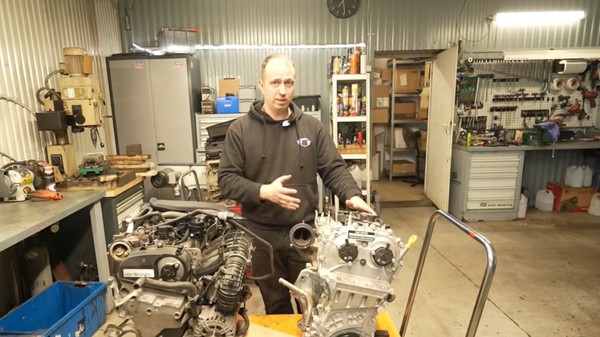 Un mecanic polonez, popular pe YouTube, a realizat o analiză detaliată comparând motoarele a două modele recente: un motor 1.5 TSI de la Volkswagen și un motor de 1,5 litri de pe un MG3 Super Hybrid 2024. 