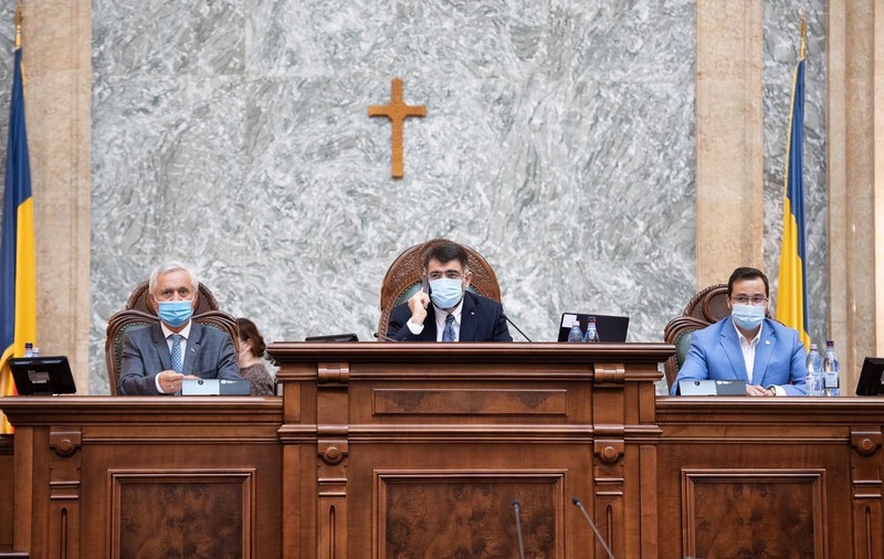VIDEO | Senatul a adoptat proiectul privind carantina şi izolarea. Consens între toate partidele. Tăriceanu şi Teodorovici au votat împotrivă