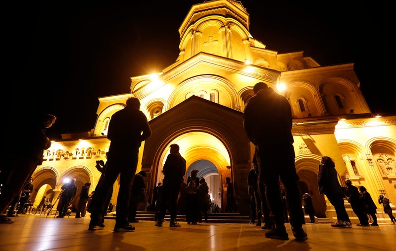 Cum au sărbătorit Învierea Domnului țările ortodoxe din jurul României. Bulgarii și georgienii au încălcat restricțiile și au ieșit în stradă