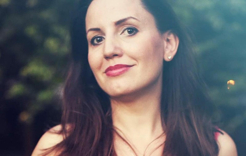 UPDATE / Femeie înjunghiată de fostul soț, într-o grădiniță din Capitală. Victima a murit la spital
