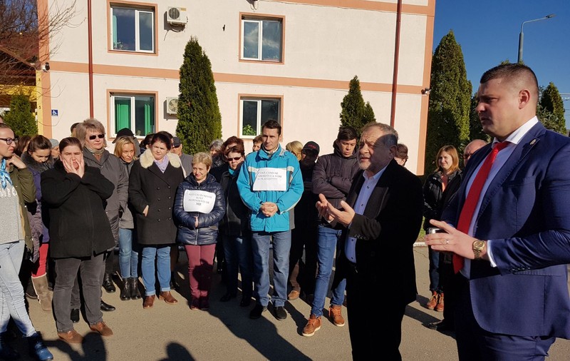 Președintele CJ și prefectul de Vaslui le-au garantat angajaților de la Protecția Copilului că își vor primi salariile restante| FOTO&VIDEO