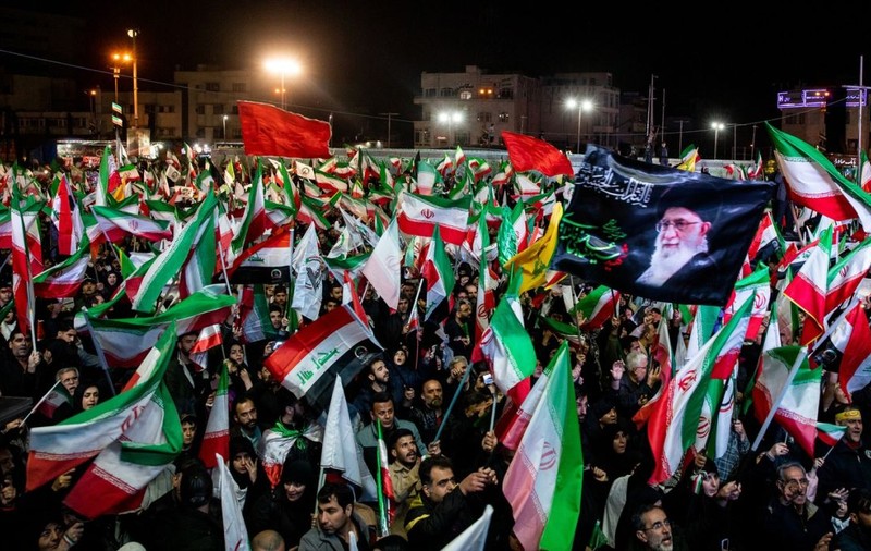 Iranienii au ieșit în stradă la Teheran pentru a sărbători armistițiul: „Moarte Americii, moarte Israelului”