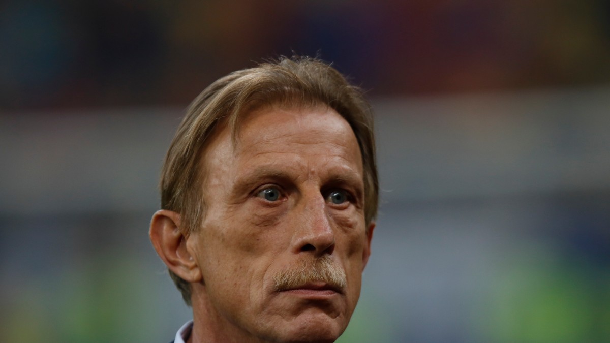 Când scăpăm de Christoph Daum