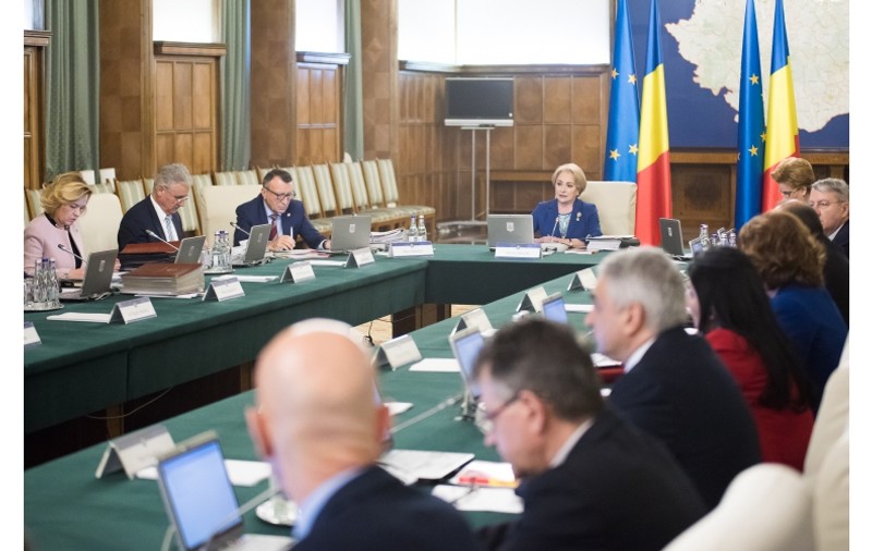 Viorica Dăncilă le cere miniștrilor să pregătească vacanța de 1 mai a românilor; MAI a făcut un plan de măsuri privind ordinea publică