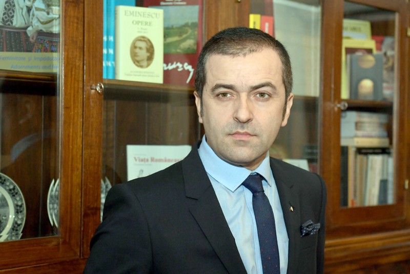 Mirel Taloș