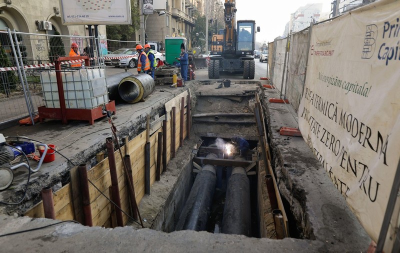 Avarii la sistemul de termoficare în București: 3.400 de blocuri au rămas fără apă caldă și căldură