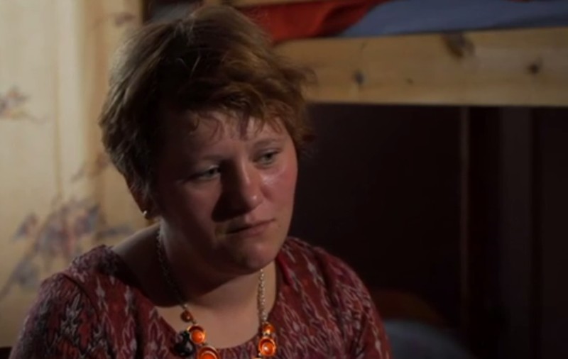 Reportaj BBC despre româncele care au ajuns victimele proxeneților. “M-au dus la graniță cu pistolul la cap”