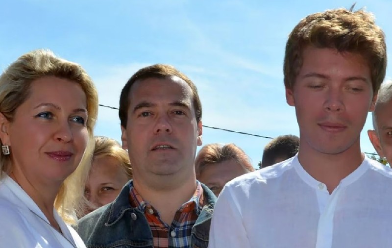 Fiul lui Dmitri Medvedev lucrează pentru gigantul militar de stat Rostec. „Nu l-am văzut nici o zi la serviciu”