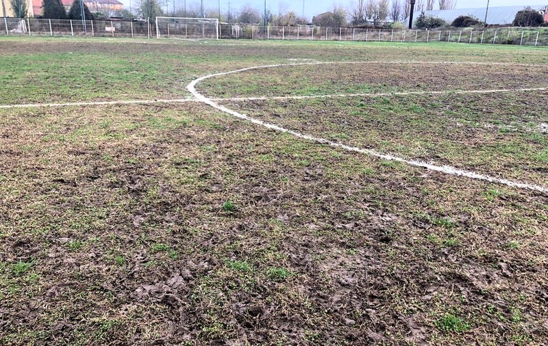 Primarul din Calafat a dat vina pe ploaie, pe paraziți și pe consilierii locali pentru starea deplorabilă a terenului