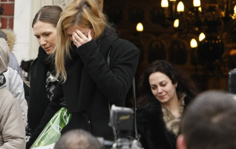 Dana Rogoz, distrusă de durere! A fost sprijinită de Adela Popescu | FOTO