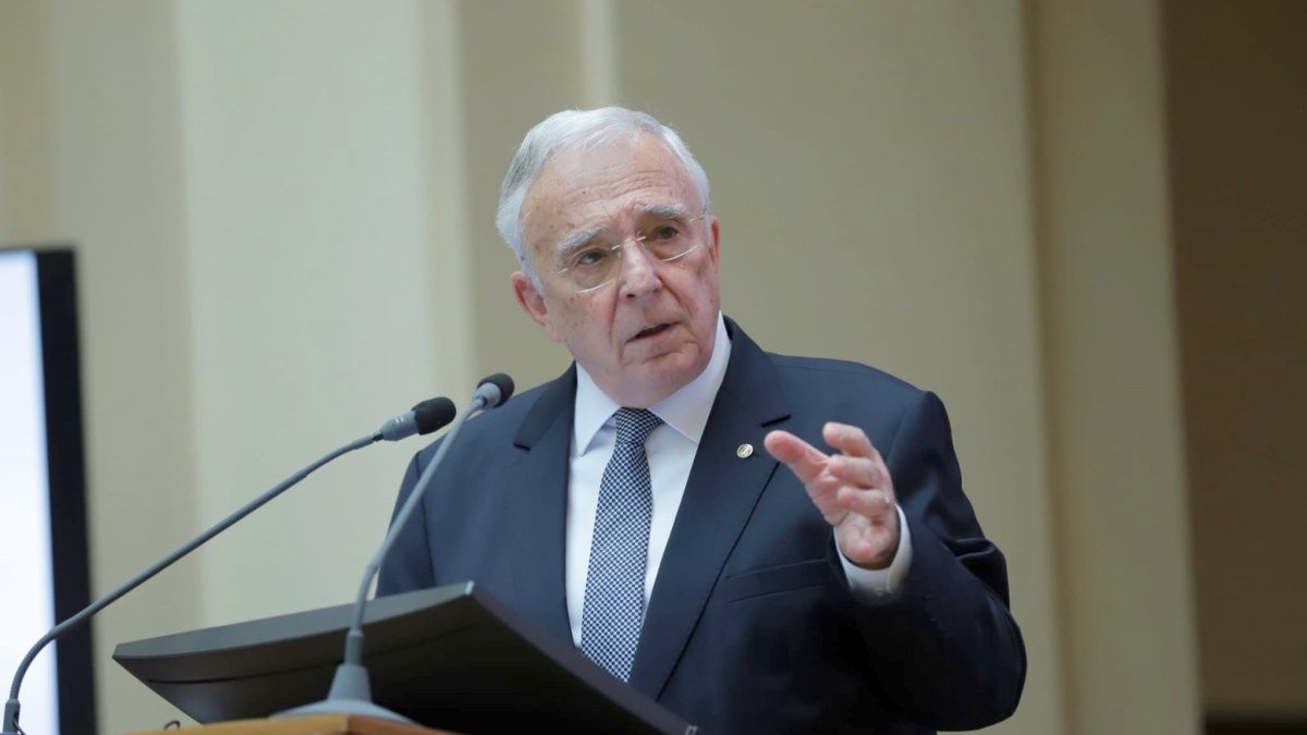 Mugur Isărescu, 76 de ani, este la al șaptelea mandat ca Guvernator BNR