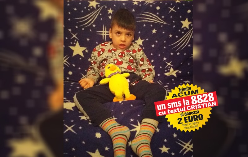 Acasă, Cristian face zilnic terapie cu părinții și cu surorile lui pentru a nu se deforma. Băiețelul de patru ani are nevoie de 40.000 de euro pentru a putea să meargă și vorbească