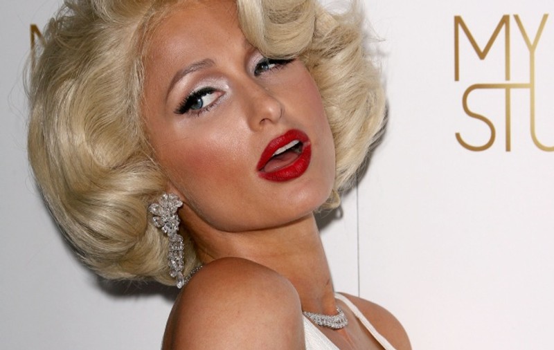 Paris Hilton a salvat de la moarte 20 de iepuraşi, care erau hrană pentru şerpi