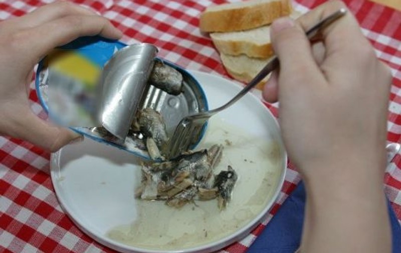 Mâncarea şi băuturile conservate pot duce la infertilitate