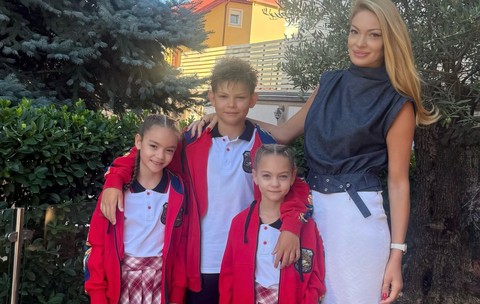 Valentina Pelinel si copiii ei