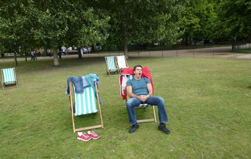 Foto | Mircea Badea nu a prins nici o revoltă la Londra. Iată cum s-a distrat!