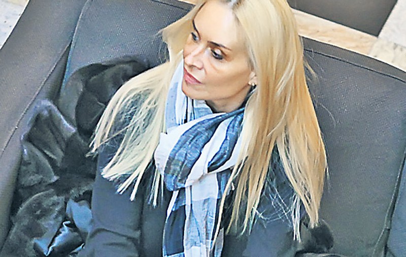Vica Blochina, presupusa amantă a lui Victor Piţurcă, cu cearcăne grele sub ochi | EXCLUSIV