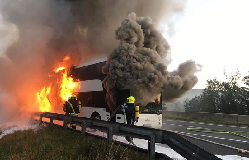 Un autocar românesc a explodat pe o autostradă din Austria