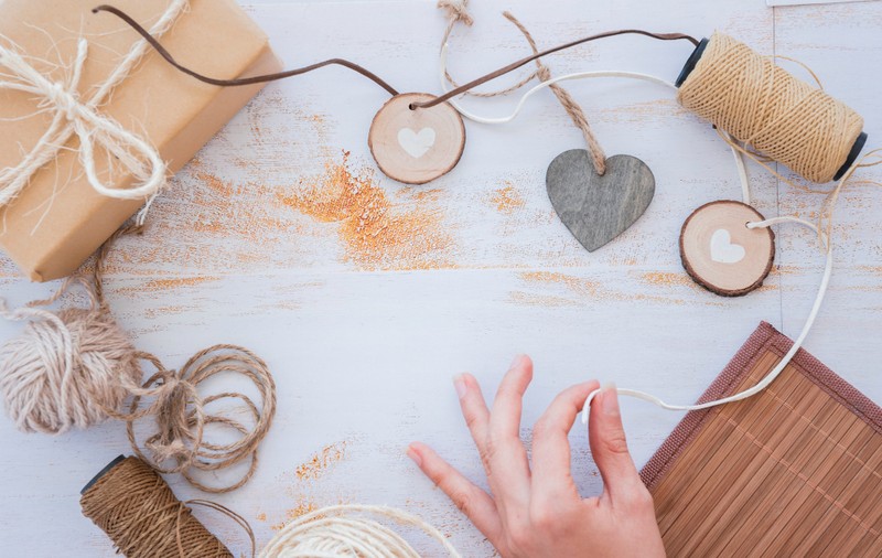 Artizanat cu scop: Cum ajută produsele handmade câinii fără stăpân