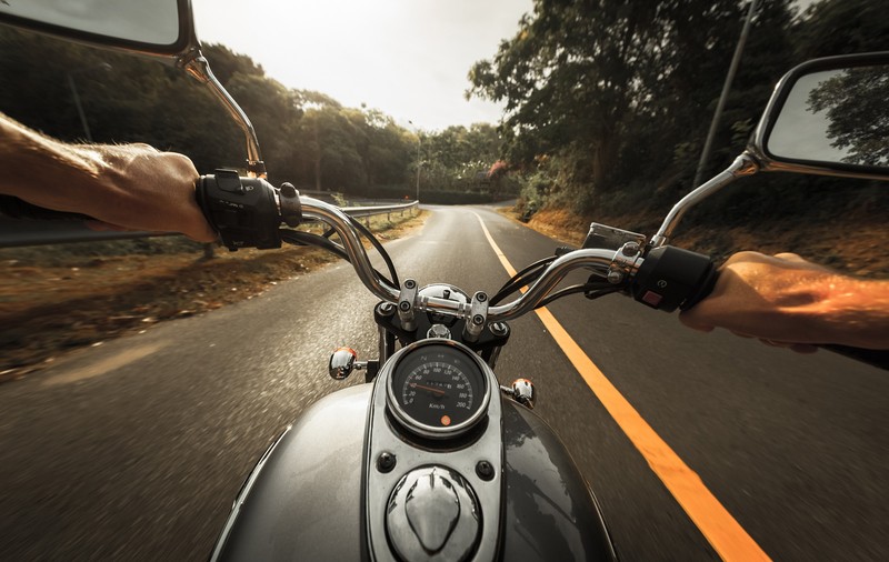 Se modifică Legea Circulației. Permisele de conducere categoria B vor fi valabile și pentru alte tipuri de motociclete. Care sunt condițiile