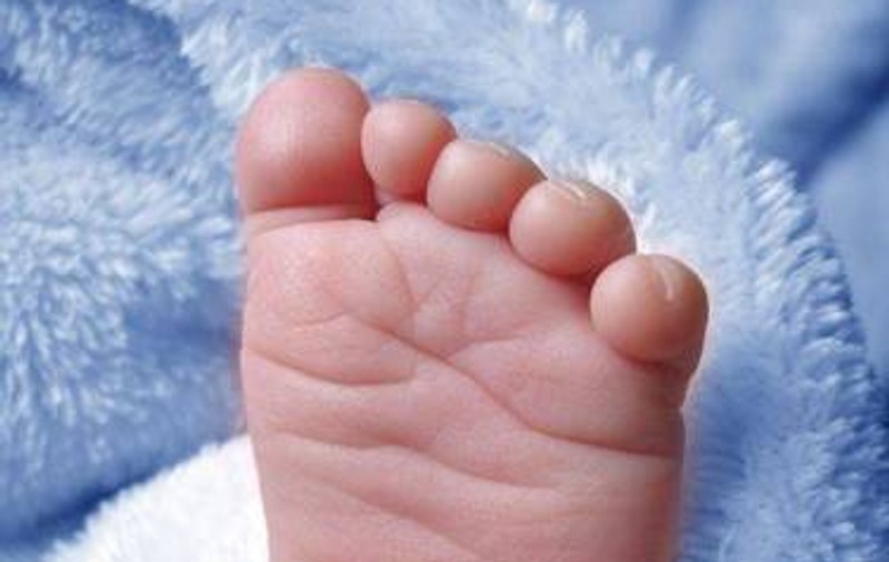 Fetița de 10 ani, violată, căreia nu i s-a permis să avorteze, a născut