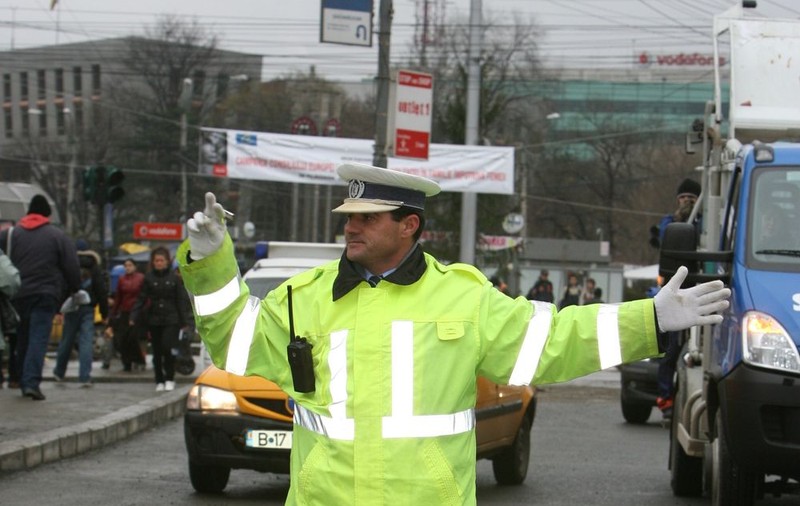 Șofer cu alcoolemie record de 5,79 mg/l oprit de polițiștii din Caraș-Severin. Individul avea permisul anulat iar mașina, radiată
