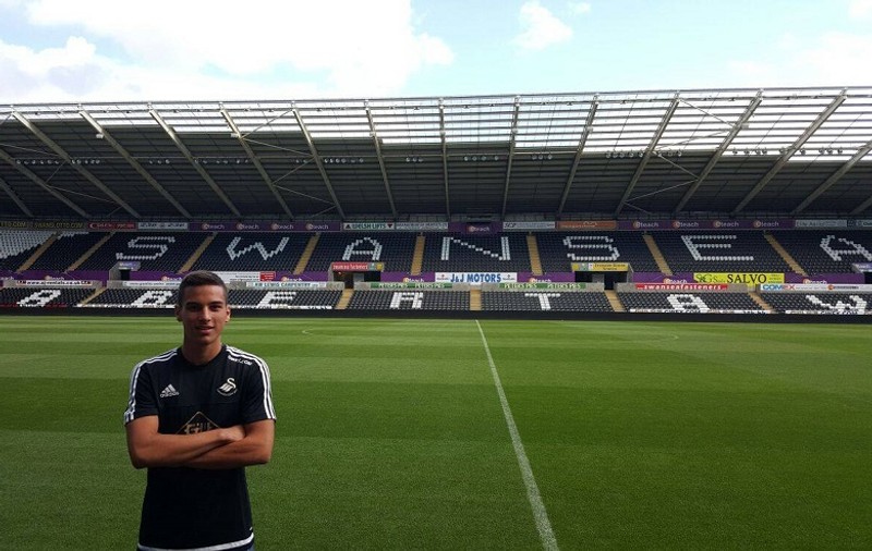 Fiul lui Cristi Dulca a semnat cu galezii de la Swansea