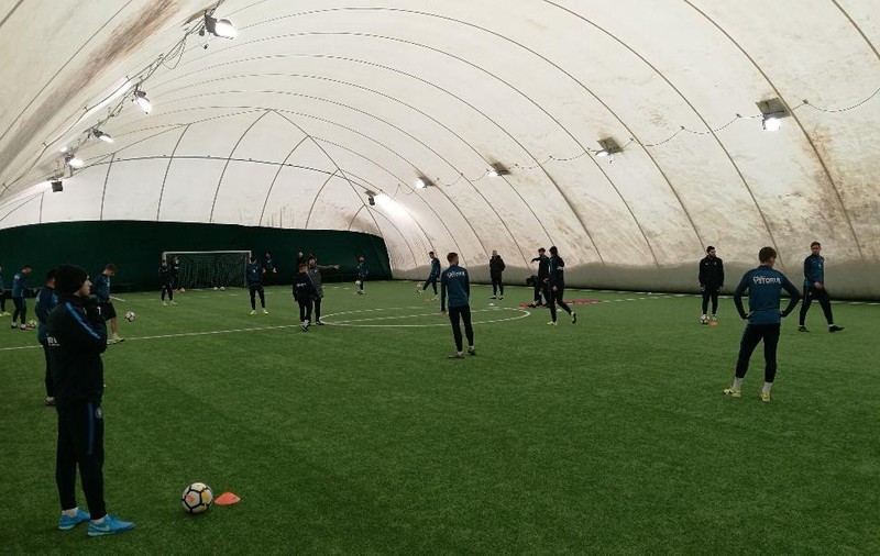 Viitorul face antrenamente în balon din cauza vremii nefavorabile. Ianis Hagi: ”În play-off mergem să ne batem!” / GALERIE FOTO&VIDEO