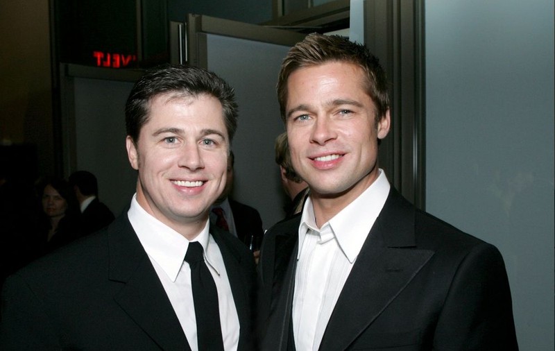 El e fratele lui Brad Pitt! Seamănă?
