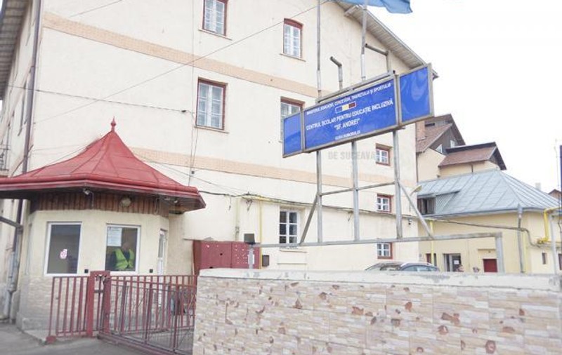 Trei angajați de la Centrul Școlar de Educație Incluzivă “Sf. Andrei” din Gura Humorului au ajuns la spital, diagnosticați pozitiv cu Covid 19