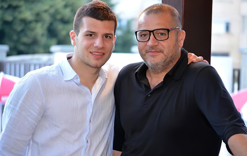 Tatăl lui George Țucudean s-a retras din fotbal din cauza problemelor cu inima. L-a înspăimântat moartea lui Mișa Klein