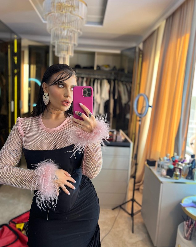 Oana Radu a plecat din România, la o lună de la divorțul de Cătălin Dobrescu. „Poate din acest motiv am cheltuit atât de mulți bani”
