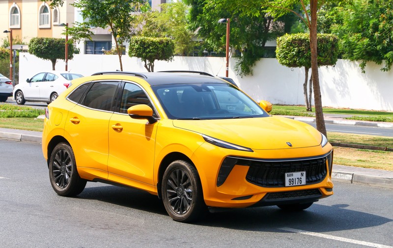 Chinezii se folosesc de problemele europenilor, după ce tot ei le-au provocat, iar acum vor să le utilizeze fabricile pentru a scăpa de tarifele vamale
