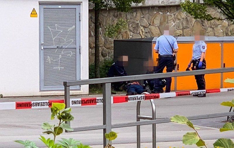 Atac într-o gară din Germania. Doi oameni, uciși de un individ înarmat cu un cuțit