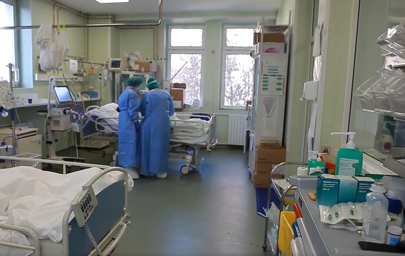 Noi imagini și mărturii dramatice de la ATI. Medic: „Îi vezi că nu mai mănâncă sau nu mai răspund la întrebări”