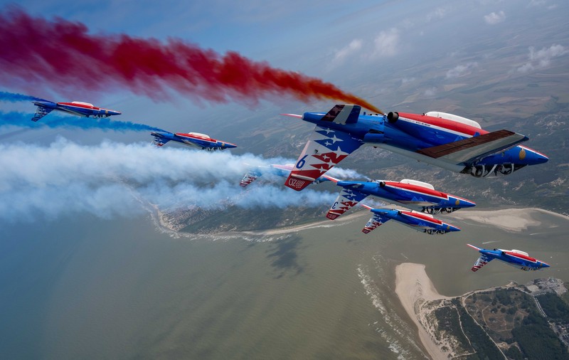 Patrouille de France, una dintre cele mai cunoscute formaţii de acrobaţie aeriană din lume, show în premieră la BIAS 2025