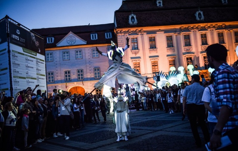 Peste 10.000 de oameni au participat la deschiderea Festivalului Internațional de Teatru de la Sibiu