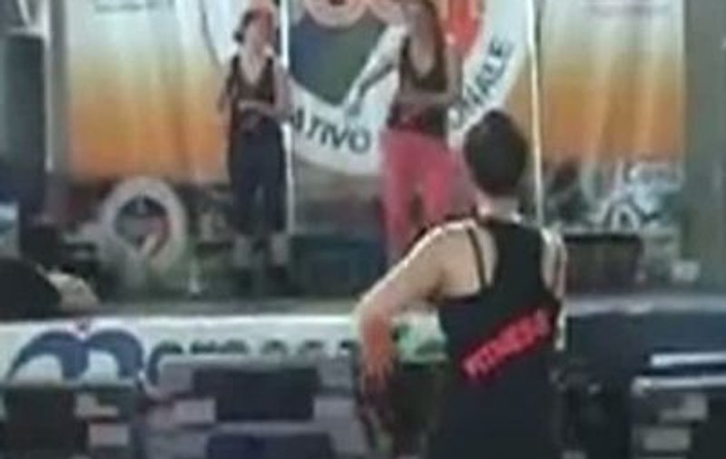 ULUITOR! MANELE-FITNESS, ultima FIȚĂ în ITALIA! Uite cum se mișcă ITALIENCELE pe muzica lui GUȚĂ sau ADI MINUNE! | VIDEO