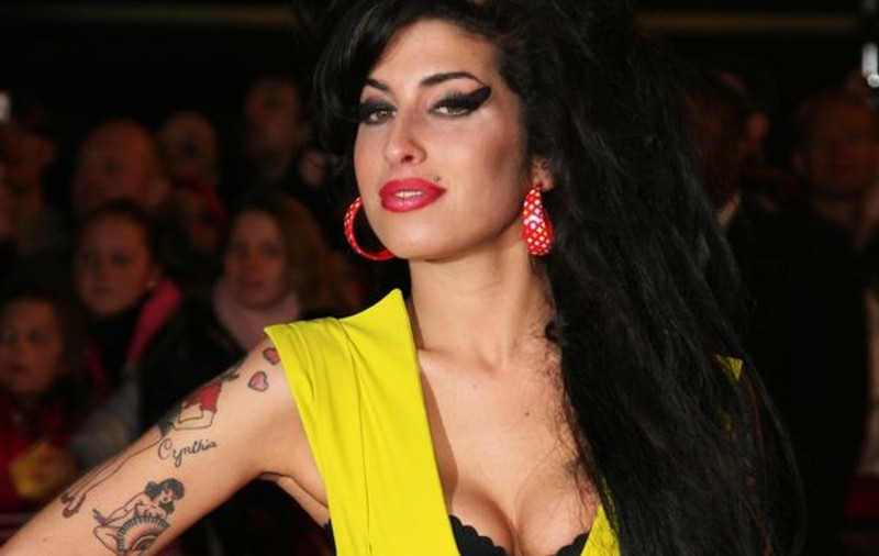 O colecţie vestimentară concepută de Amy Winehouse ar putea fi lansată postum 