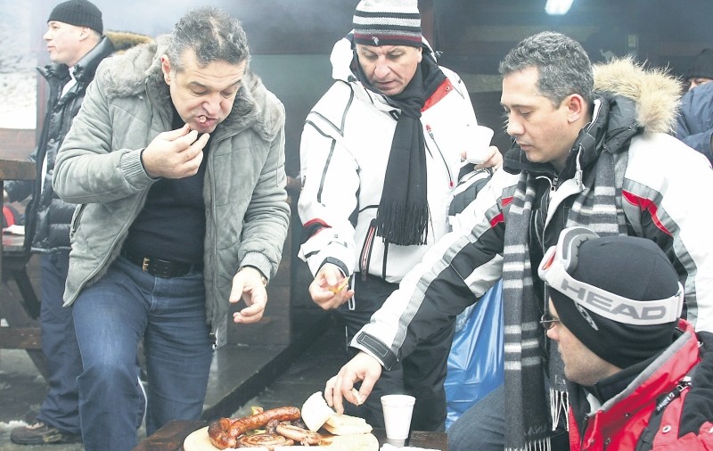 Gigi show! Patronul Stelei a făcut spectacol la Poiana Braşov